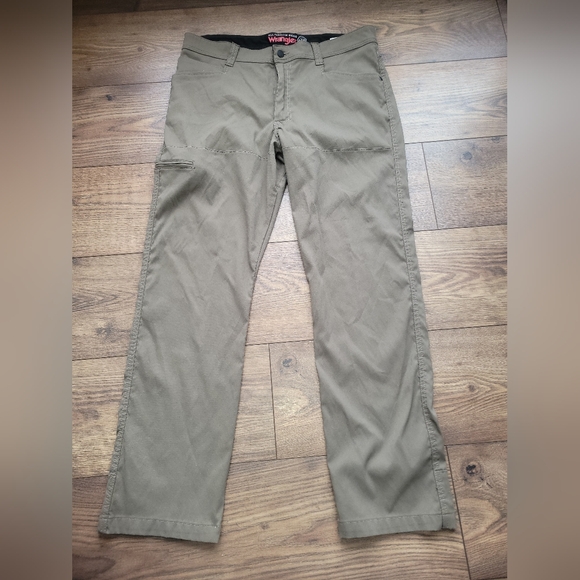 Wrangler Outdoor All Terrain Cargo Pants Size 36x30 - Khaki Gray Hiking - Picture 3 of 9